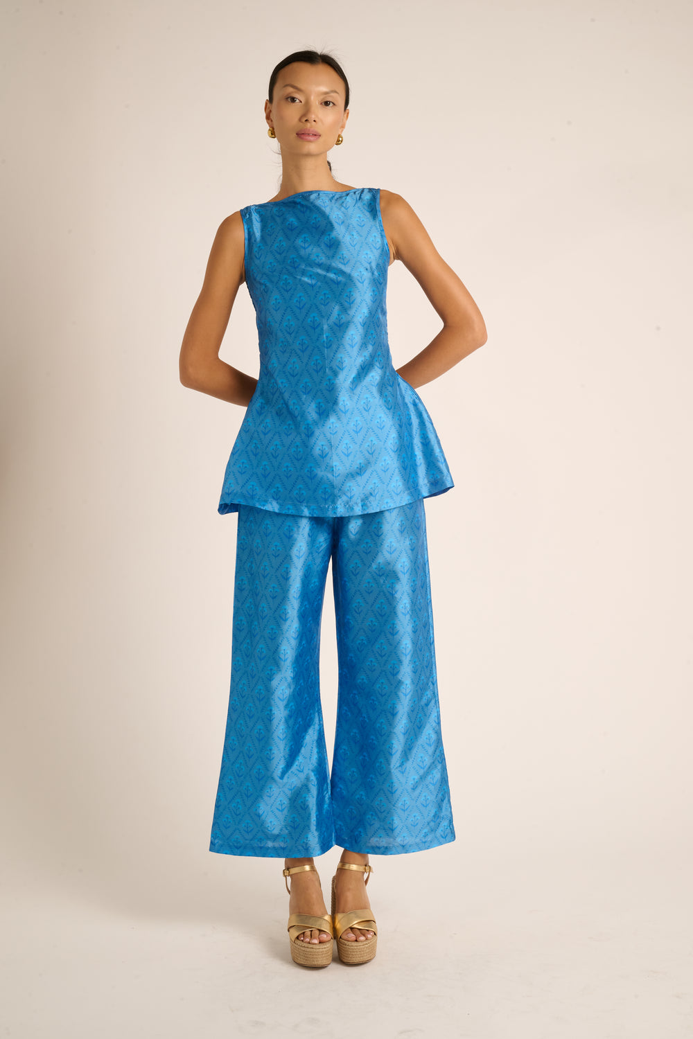 Sapphire Lattice Floral