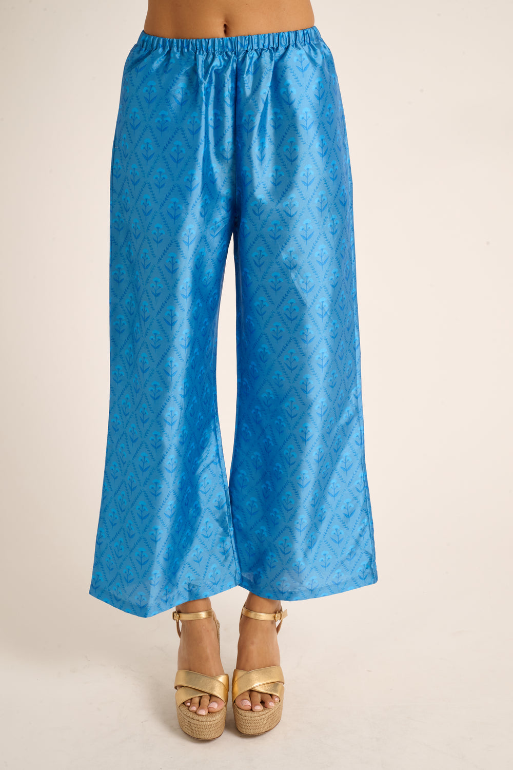 Sapphire Lattice Floral