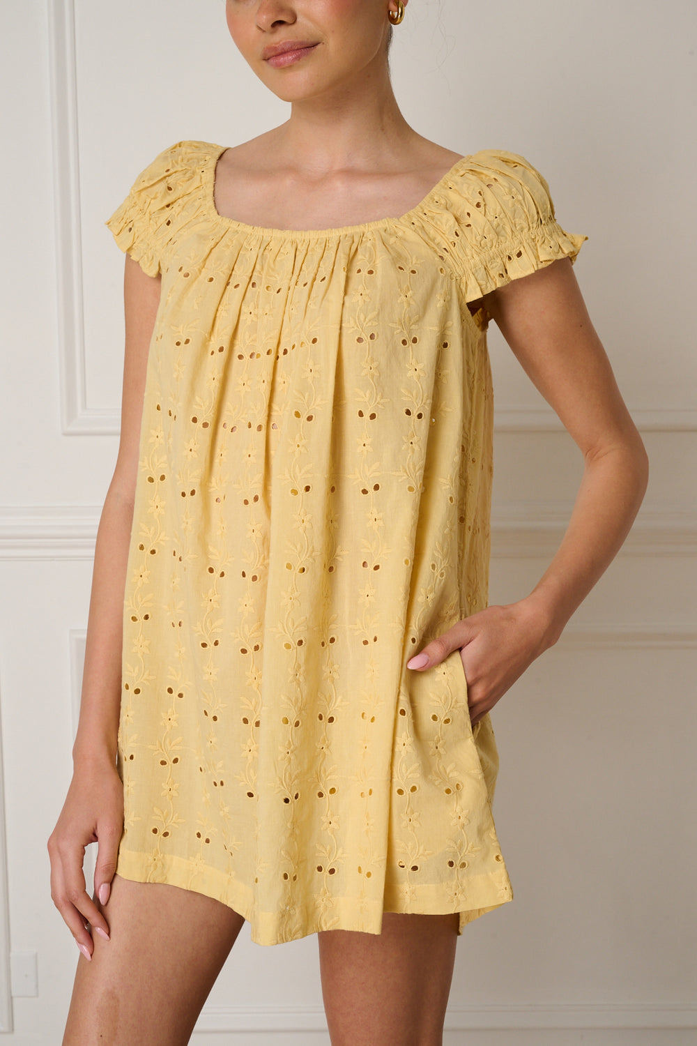 Dandelion Daisy Eyelet