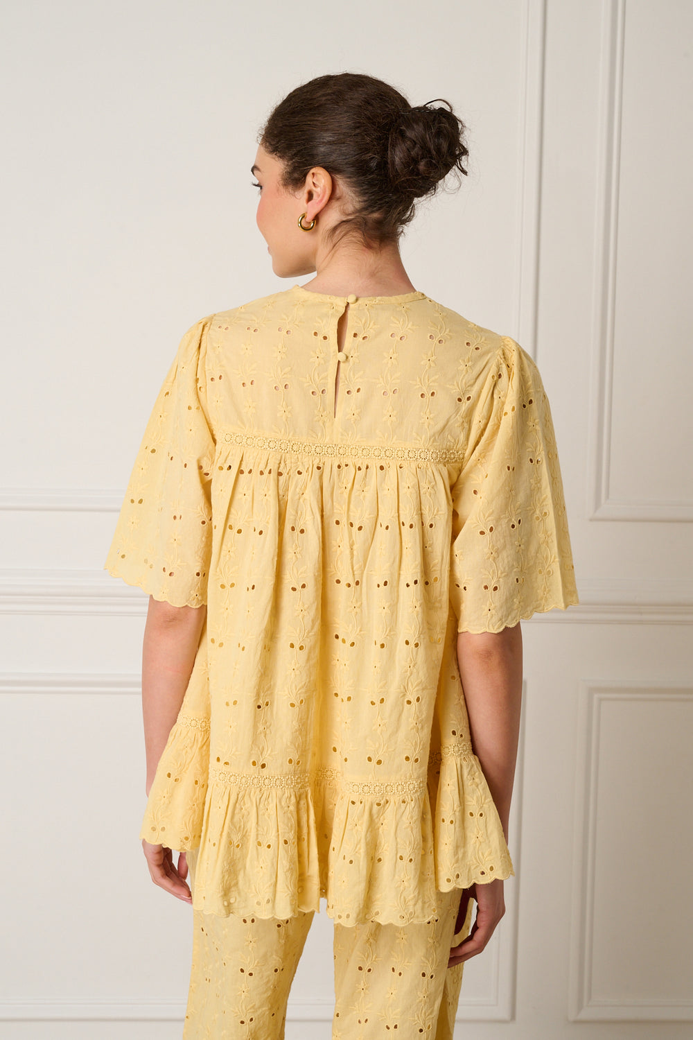 Dandelion Daisy Eyelet