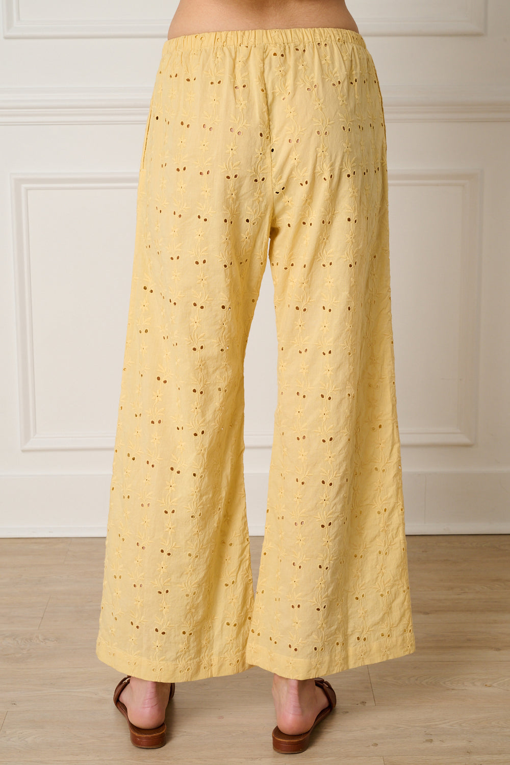 Dandelion Daisy Eyelet