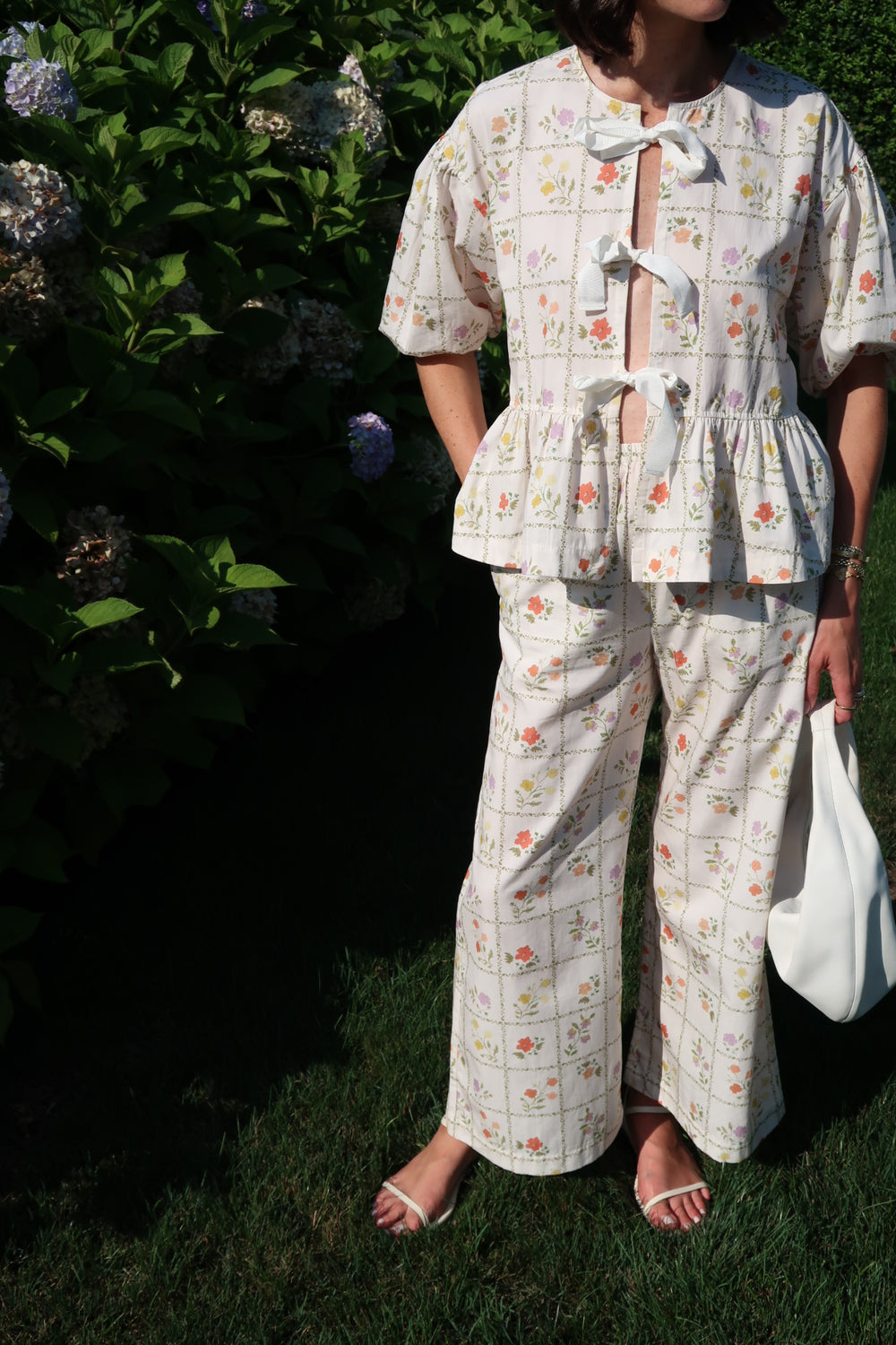 White Floral Grid