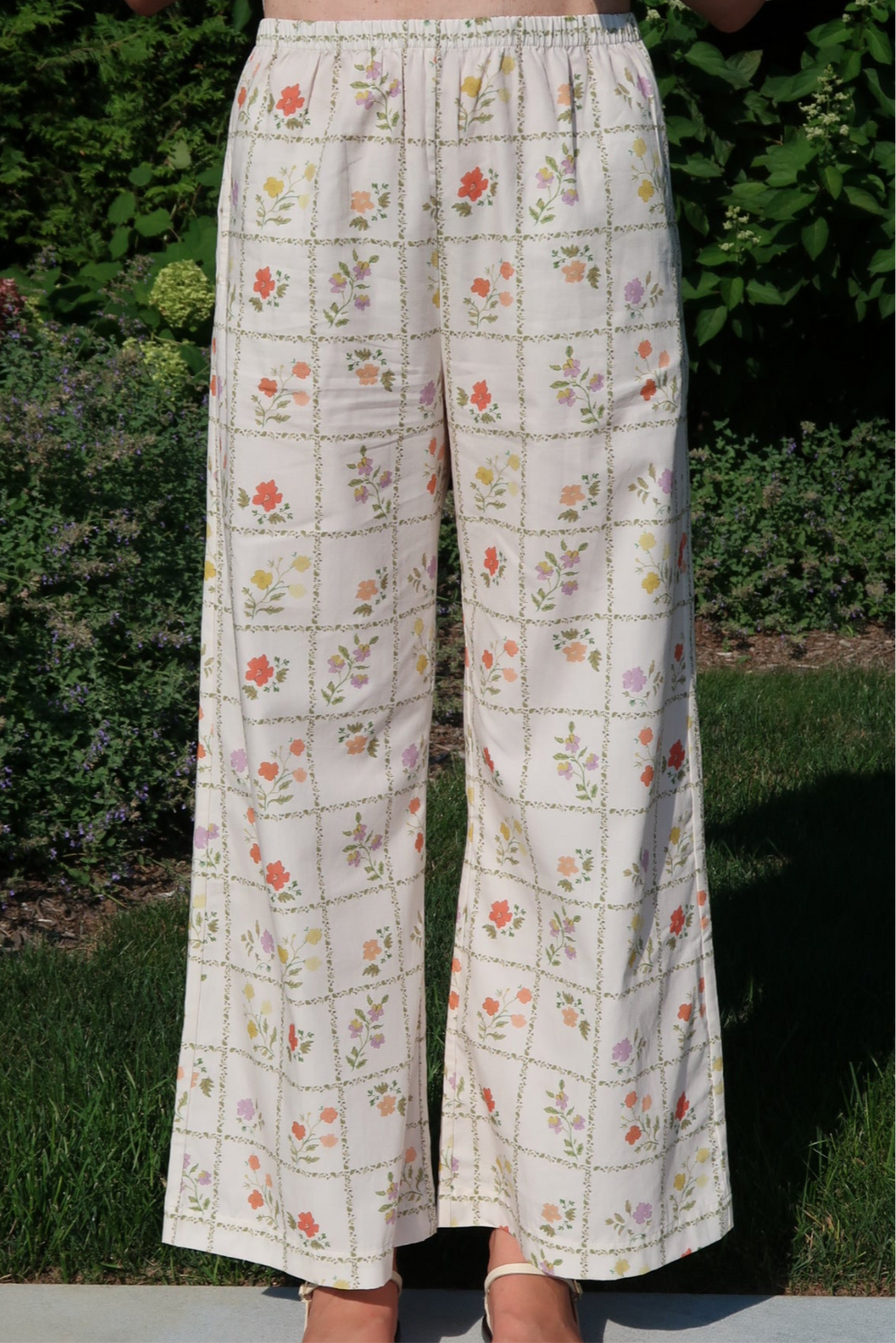 White Floral Grid