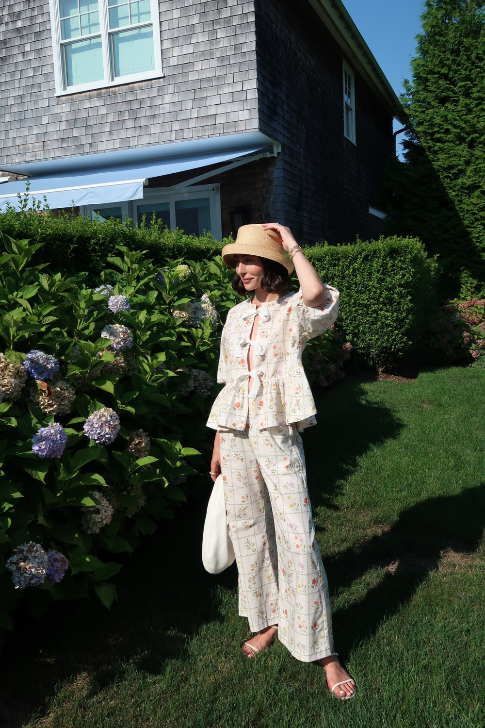 White Floral Grid
