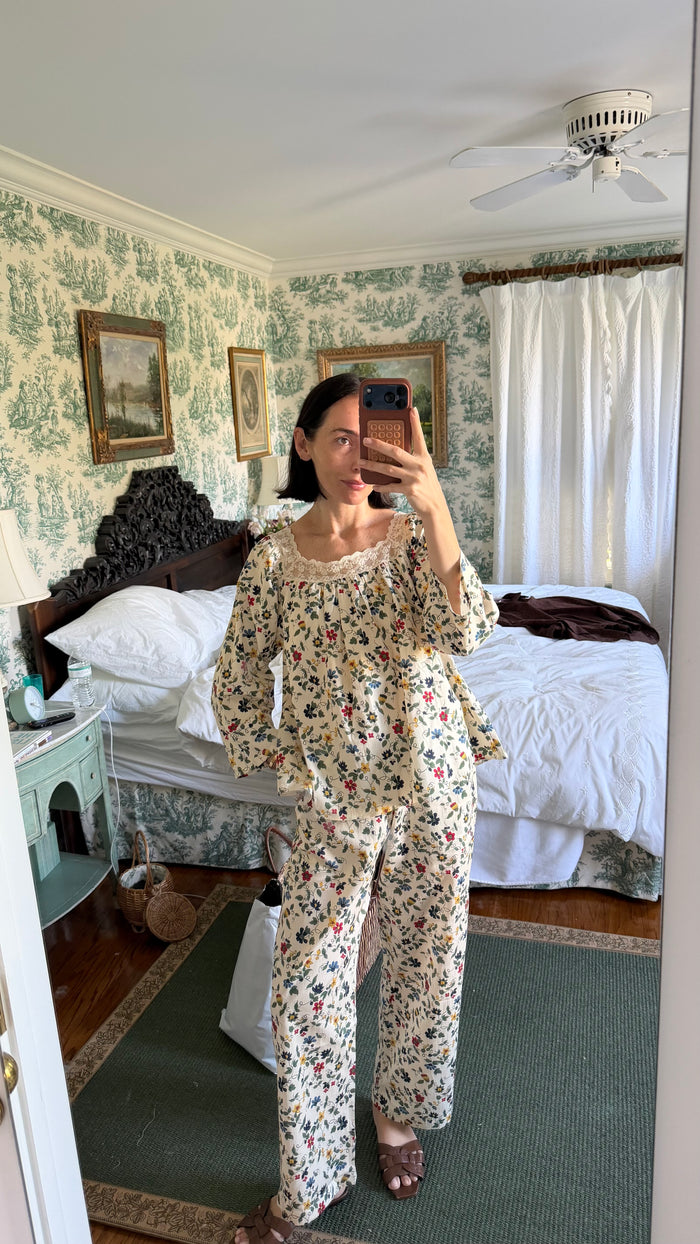 Ivory Vintage Floral