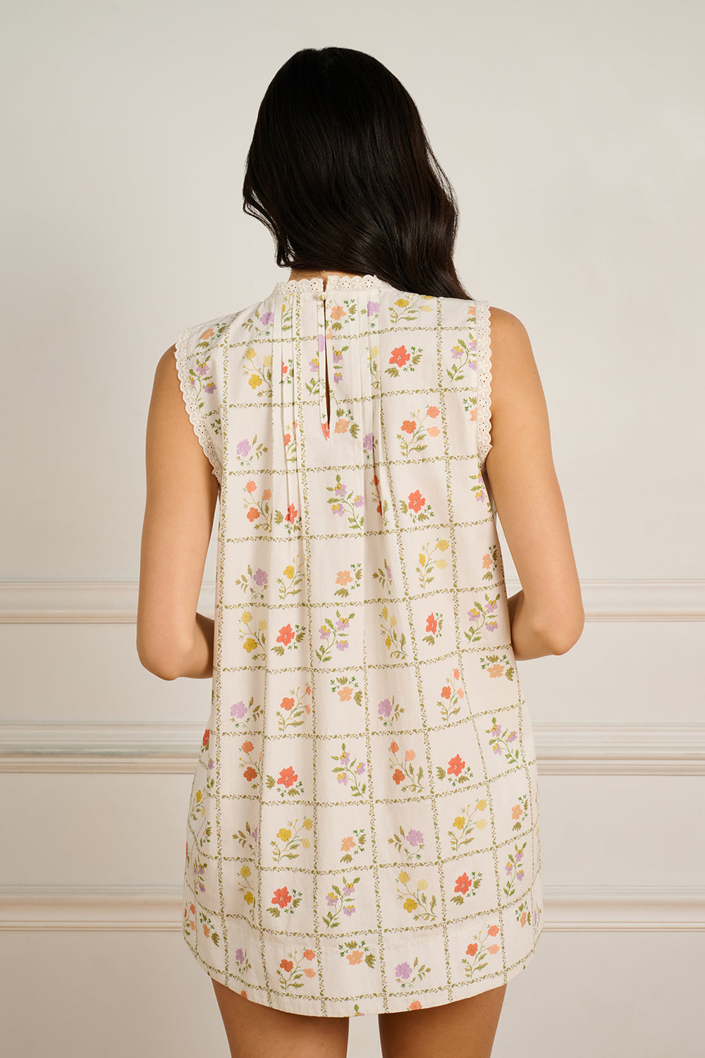 White Floral Grid